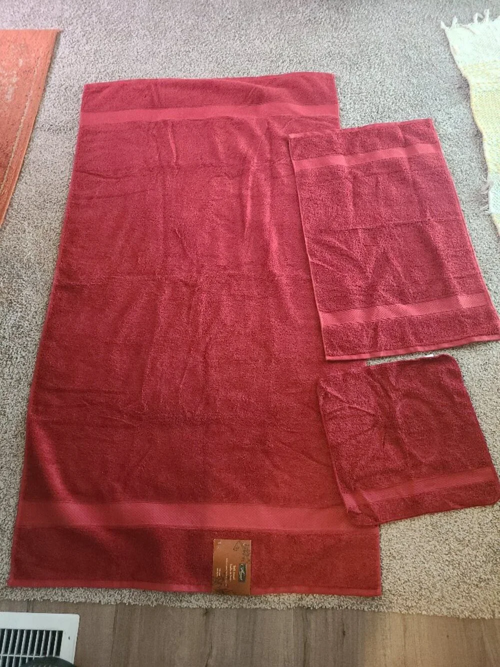 Harvest Red Candy Bath Towel Set of 3 Bathroom Decor VTG NWT Dark Red Cotton